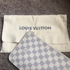 Louis Vuitton Neverfull MM Pouch